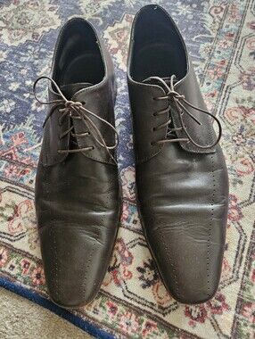 Hugo Boss Brown Leather Chisel Toe Oxfords. 9.5 ($500)